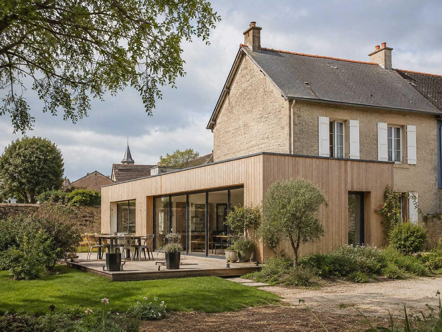 Extension bois à toit plat - une manière sobre d’agrandir la maison - photo principale